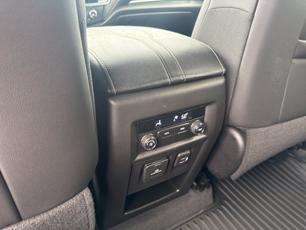 Certified 2023 Chevrolet Traverse LT w/ LT Premium Package AWD/4WD image 12