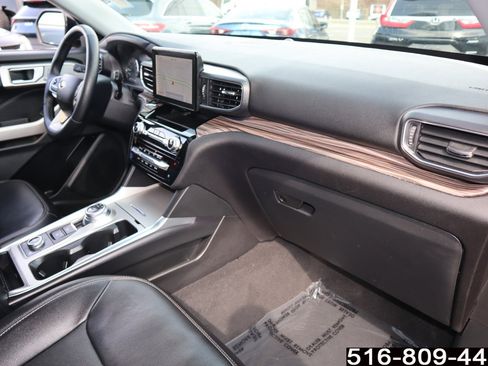 Used 2023 Ford Explorer Limited w/ Equipment Group 301A AWD/4WD image 29