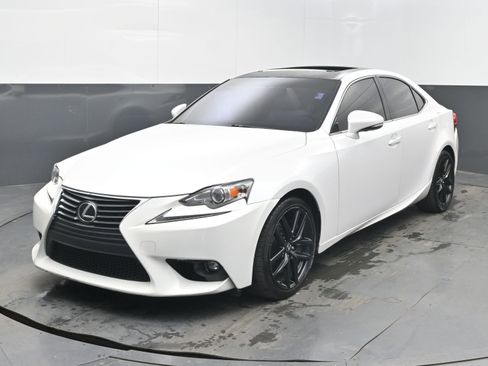 Used 2016 Lexus IS 200t image 4