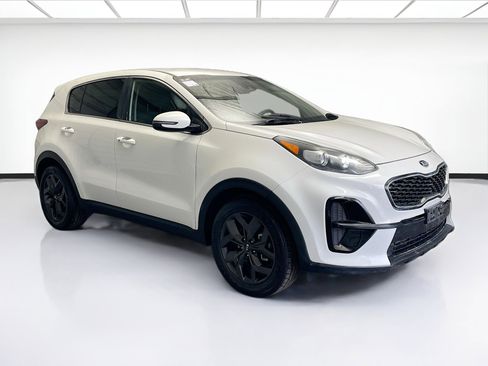 Used 2022 Kia Sportage LX w/ LX FWD Value Edition Package image 3