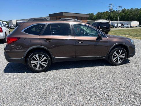 Used 2019 Subaru Outback 2.5i Limited w/ Protection Package #1 AWD/4WD image 6