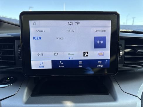 Used 2021 Ford Explorer XLT image 30