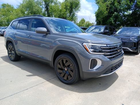 New 2026 Volkswagen Atlas SE FWD image 1