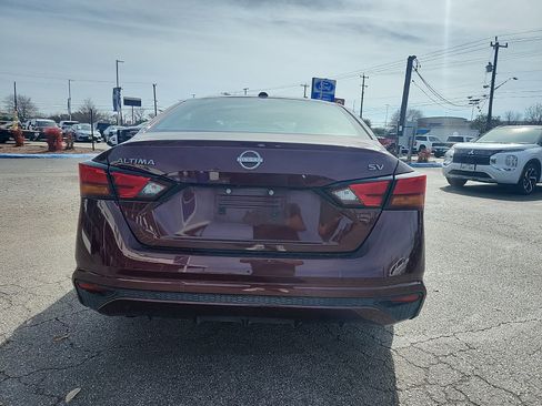 Used 2024 Nissan Altima 2.5 SV image 4