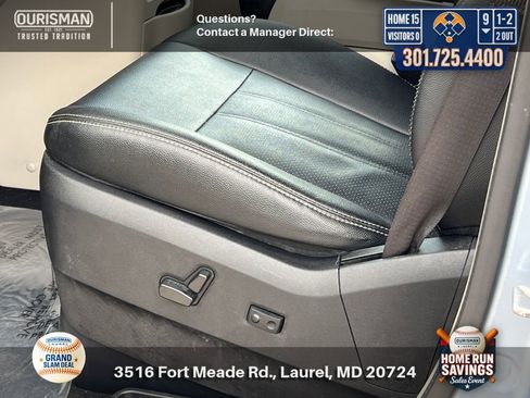Used 2016 Chrysler Town & Country Touring-L FWD image 7