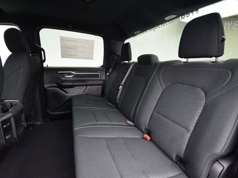 New 2026 RAM 1500 4x4 Crew Cab image 33