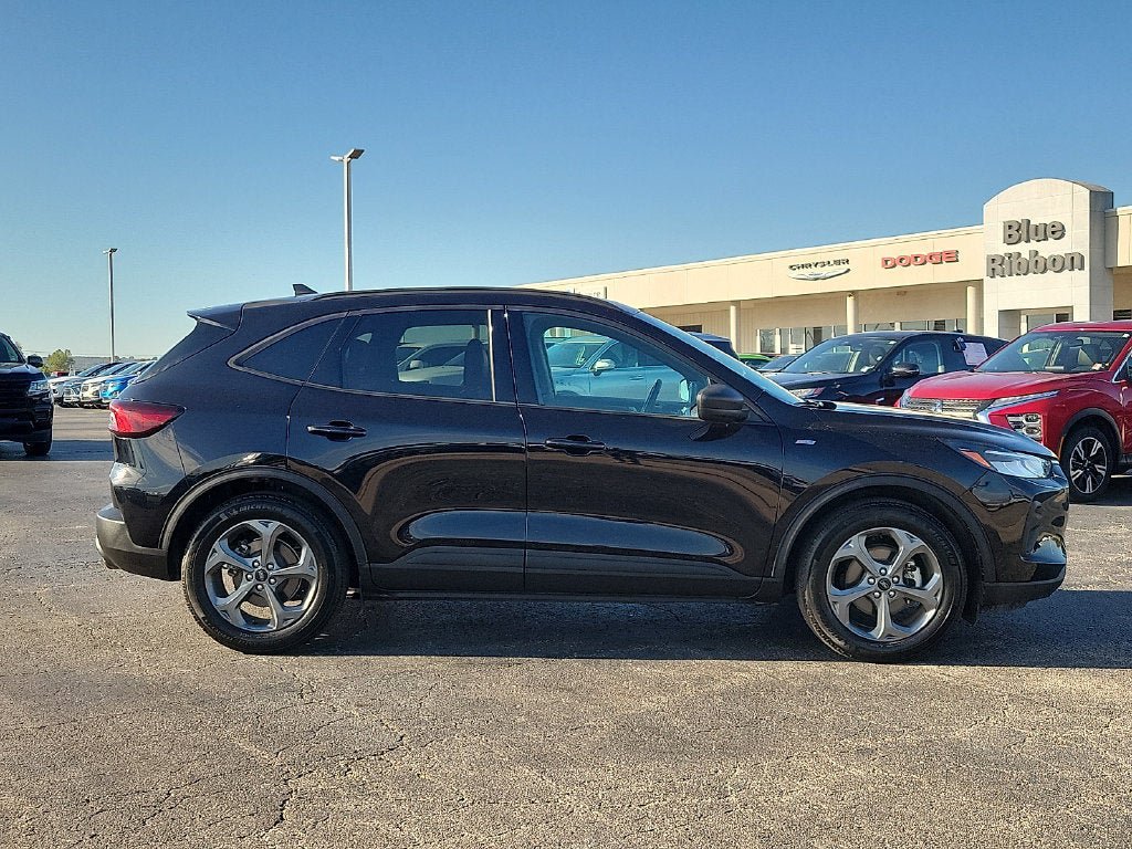 Used 2025 Ford Escape ST-Line FWD image 6