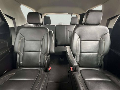 Used 2019 Chevrolet Traverse LT w/ LT Premium Package AWD/4WD image 13