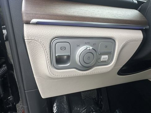 New 2026 Mercedes-Benz GLE 580 4MATIC image 36