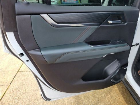 Used 2024 GMC Acadia AT4 w/ Super Cruise Package image 30