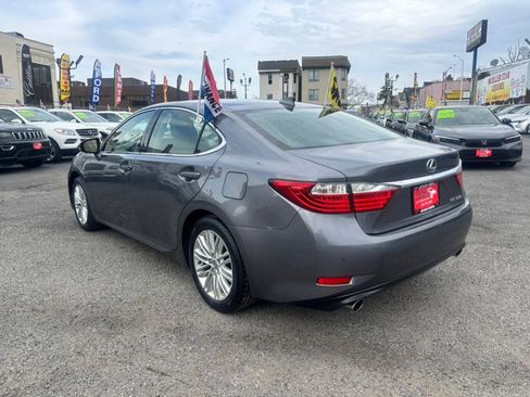 Used 2015 Lexus ES 350 w/ Luxury Package FWD image 4