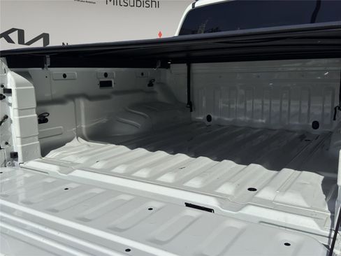 Used 2024 Nissan Frontier S image 25