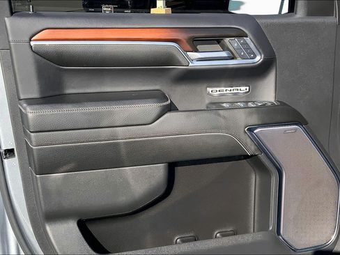 Used 2024 GMC Sierra 1500 Denali w/ Technology Package AWD/4WD image 22