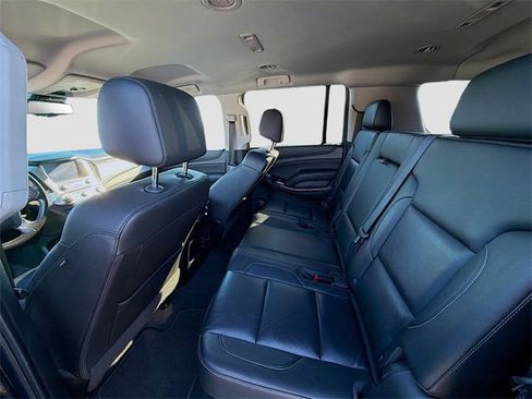 Used 2019 Chevrolet Suburban LT image 25