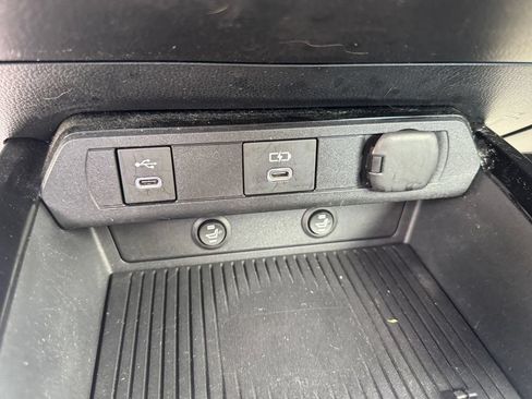 Used 2023 Toyota Prius LE FWD image 26