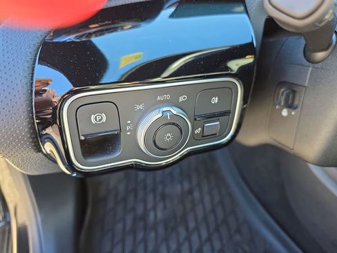 Used 2024 Mercedes-Benz CLA 250 4MATIC image 23