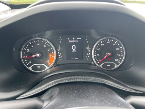 Used 2015 Jeep Renegade Latitude w/ Popular Equipment Group FWD image 10