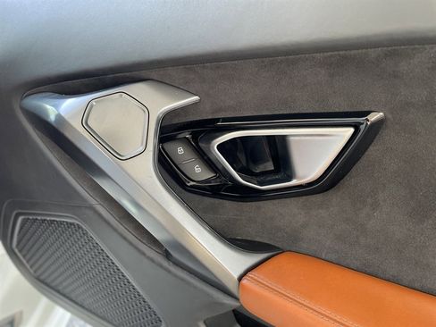 Used 2015 Lamborghini Huracan LP 610-4 image 32