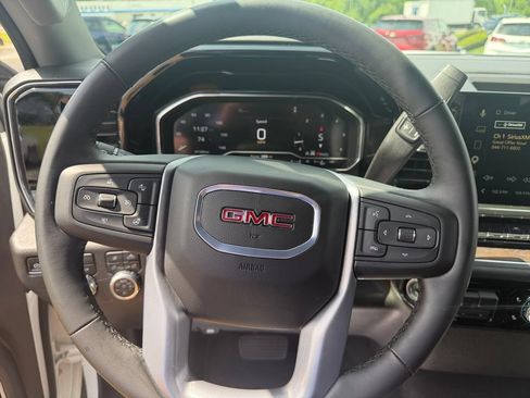 Certified 2025 GMC Sierra 1500 SLT AWD/4WD image 15