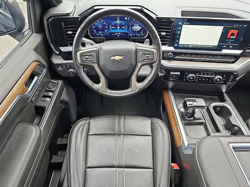 Used 2022 Chevrolet Silverado 1500 High Country w/ High Country Premium Package AWD/4WD image 12