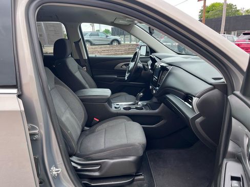 Used 2018 Chevrolet Traverse LT FWD image 18