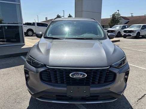 Used 2024 Ford Escape Platinum AWD/4WD image 9