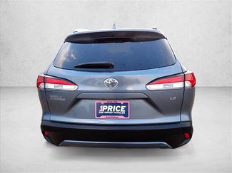Used 2023 Toyota Corolla Cross LE w/ Moonroof Package FWD video 3