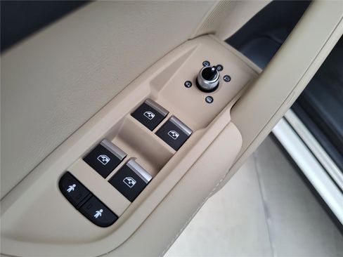 Used 2019 Audi Q5 Prestige w/ Prestige Package image 16