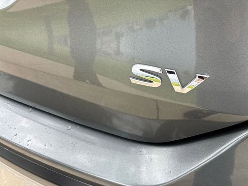 Used 2018 Nissan Rogue SV w/ Premium Package FWD image 18