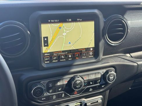 Used 2023 Jeep Wrangler Altitude image 30