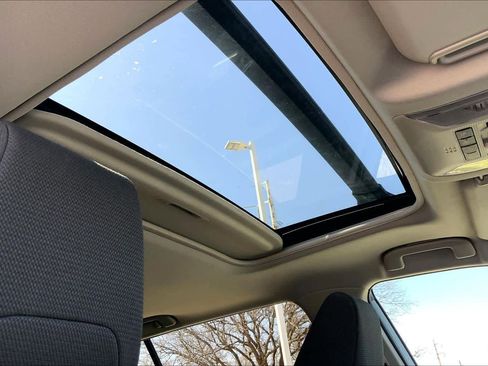 Used 2021 Toyota RAV4 XLE w/ Convenience Package image 13