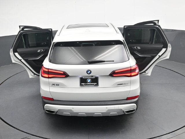 Used 2023 BMW X5 xDrive45e AWD/4WD image 43