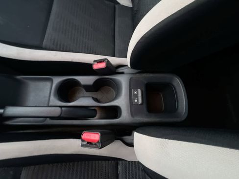 Used 2021 Nissan Versa SV FWD image 21