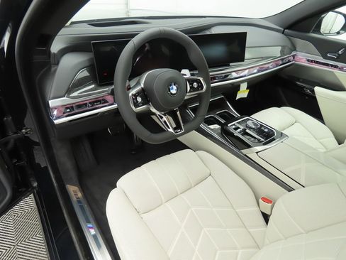 New 2026 BMW 760i xDrive w/ Executive Package image 9