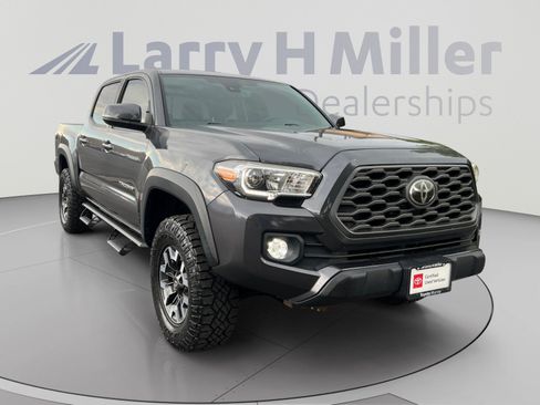Used 2020 Toyota Tacoma TRD Off-Road AWD/4WD image 7
