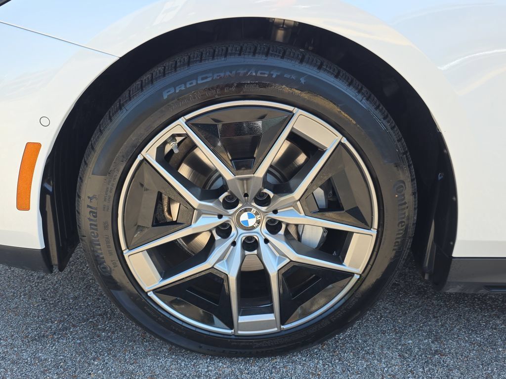 Used 2026 BMW 530i RWD image 9