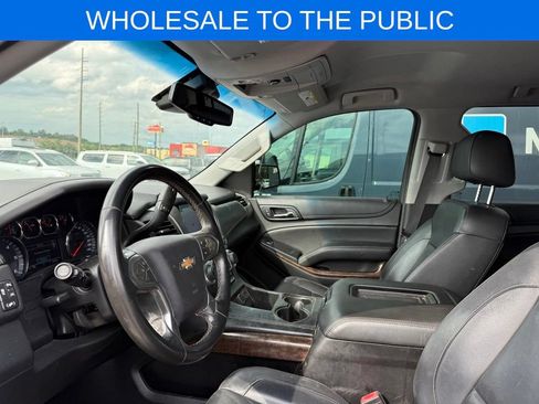 Used 2018 Chevrolet Suburban LT RWD image 9