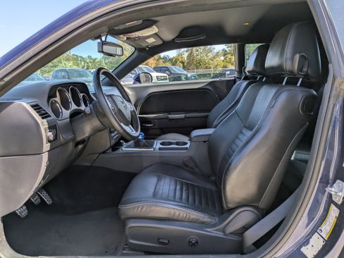 Used 2013 Dodge Challenger R/T image 16