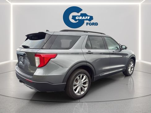 Used 2024 Ford Explorer XLT w/ Equipment Group 202A AWD/4WD image 9