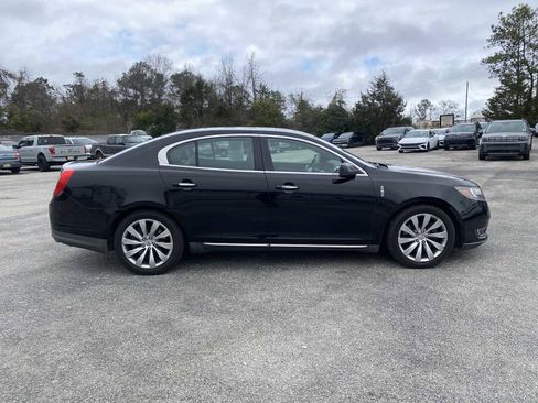 Used 2016 Lincoln MKS image 4