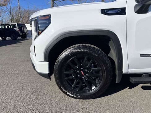 Used 2025 GMC Sierra 1500 Elevation image 11