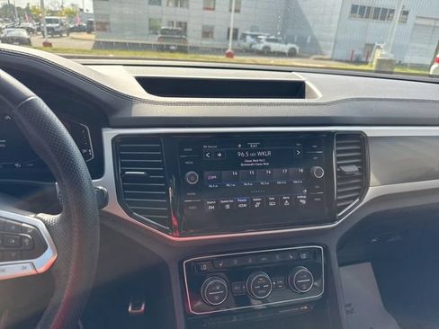 Used 2022 Volkswagen Atlas SEL Premium AWD/4WD image 18