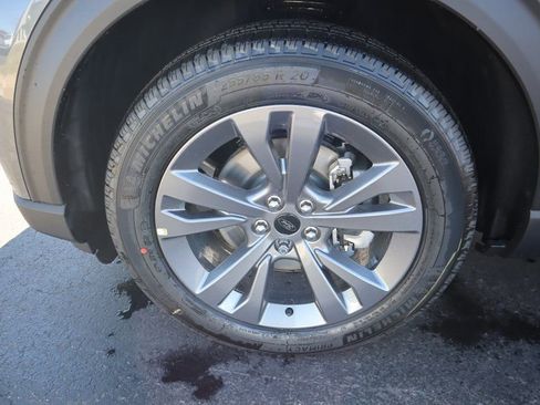 New 2026 Ford Explorer Active w/ Active Comfort Package image 19