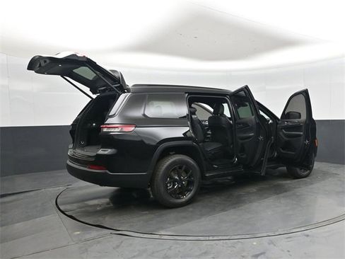 New 2025 Jeep Grand Cherokee L Altitude image 48