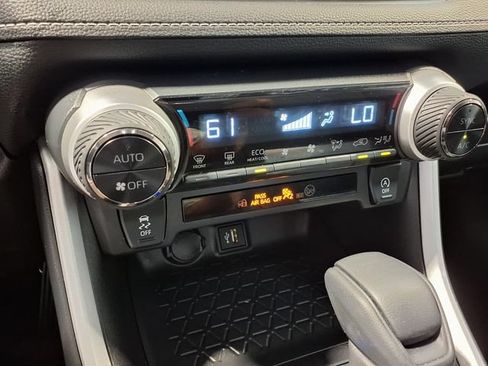 Used 2025 Toyota RAV4 XLE AWD/4WD image 13