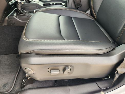 New 2026 Jeep Gladiator Sport image 19