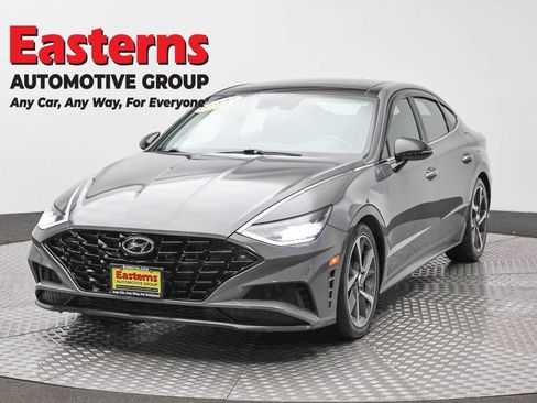 Used 2023 Hyundai Sonata SEL Plus w/ Preferred Accessory Package FWD image 1