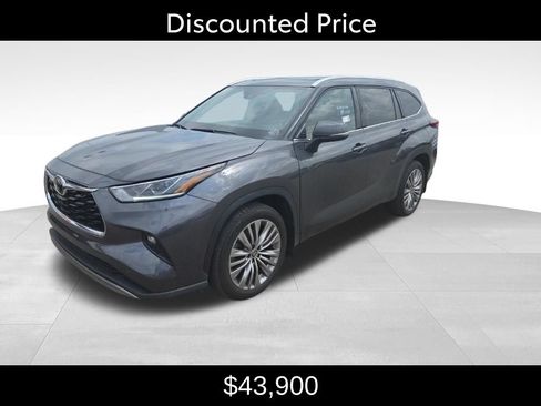 Used 2022 Toyota Highlander Platinum AWD/4WD image 3