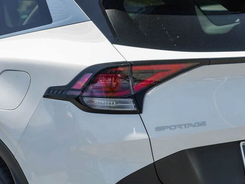Certified 2025 Kia Sportage EX FWD image 7