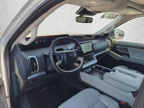 Certified 2025 Ford Expedition Max Platinum AWD/4WD image 10